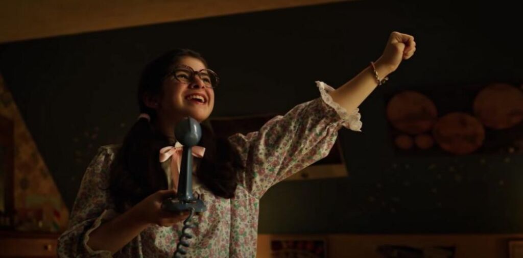 De nouvelles photos de la saison 4 de « Stranger Things » montrent les enfants faisant un arrêt au stand chez Suzie De nouvelles photos de la saison 4 de « Stranger Things » montrent les enfants faisant un arrêt au stand chez Suzie