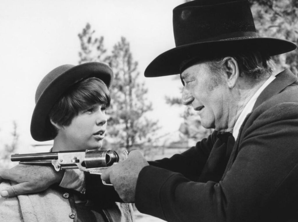 John Wayne a qualifié Kim Darby de « gâtée » lorsque sa fille n’a pas été choisie pour le rôle de Mattie Ross