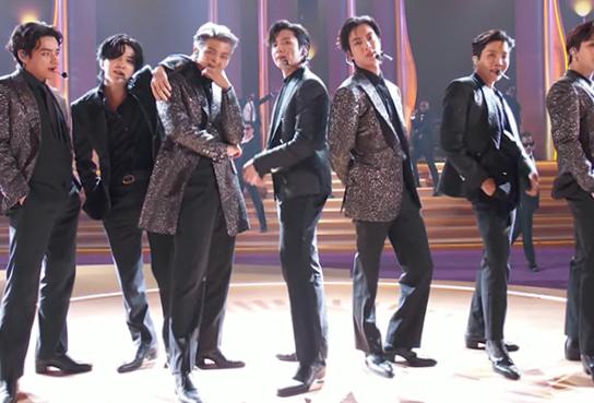 Regardez les performances des Grammys 2022 de BTS Regardez les performances des Grammys 2022 de BTS
