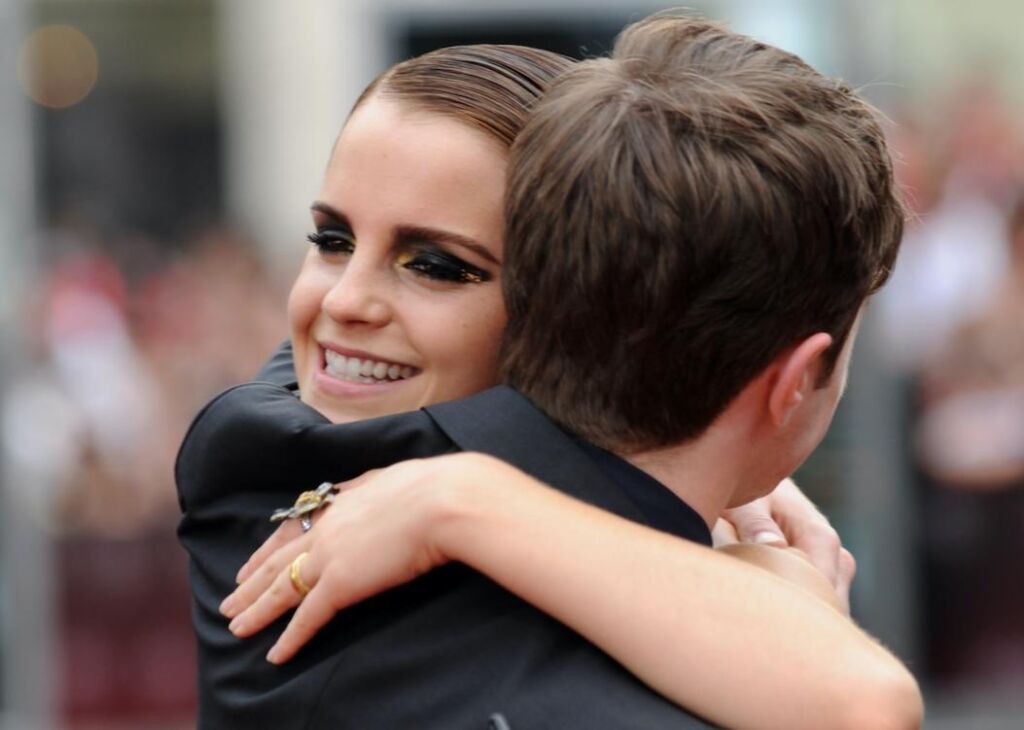 Emma Watson explique pourquoi la danse de Harry et Hermione est si tendue Emma Watson explique pourquoi la danse de Harry et Hermione est si tendue