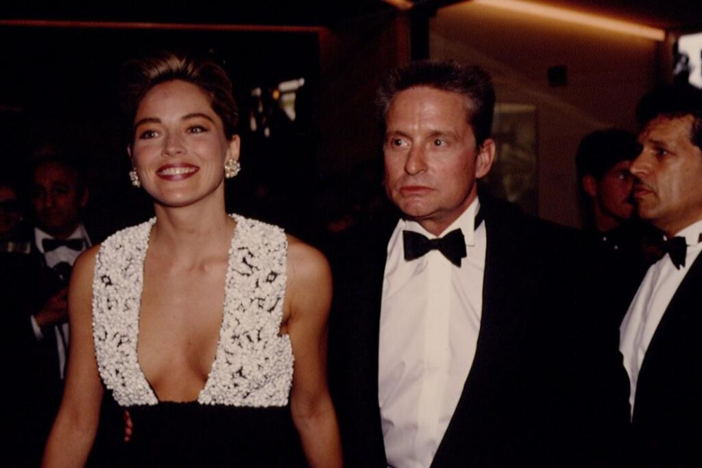 Sharon Stone n’a jamais été « à l’aise » avec Michael Douglas pendant le tournage de « Basic Instinct » Sharon Stone n’a jamais été « à l’aise » avec Michael Douglas pendant le tournage de « Basic Instinct »