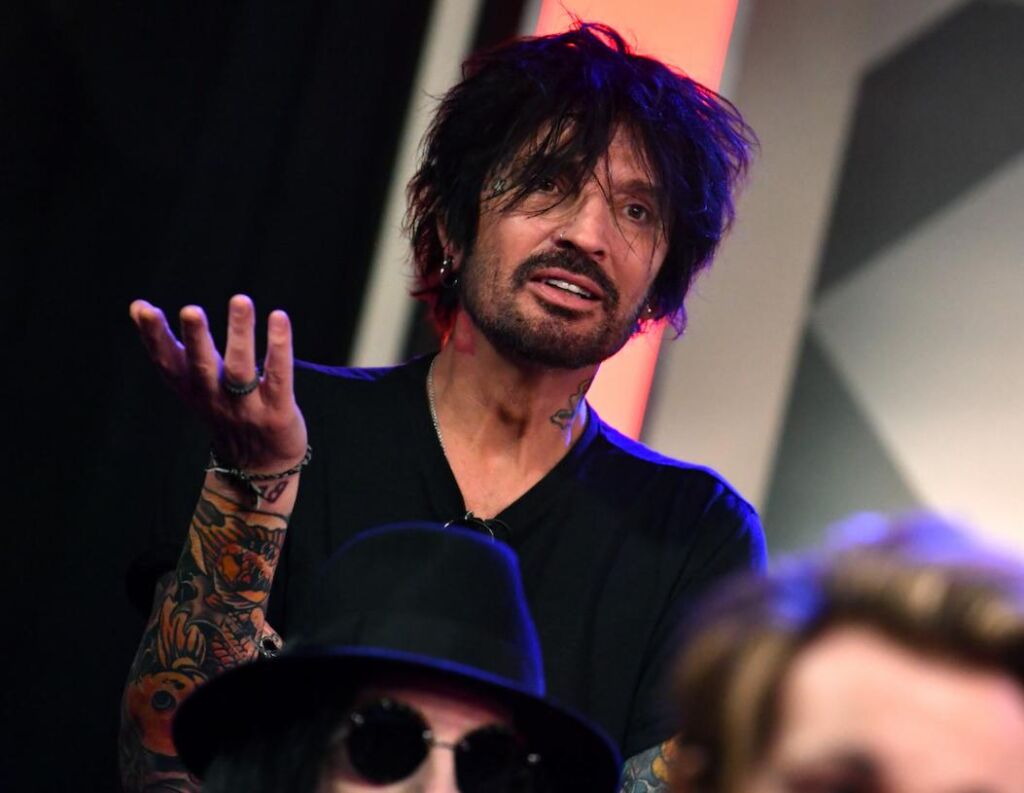 Quelle est la taille de Tommy Lee ? Quelle est la taille de Tommy Lee ?