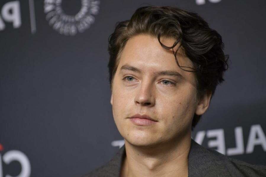 Cole Sprouse a étudié le latin ancien pendant plus de 2 ans