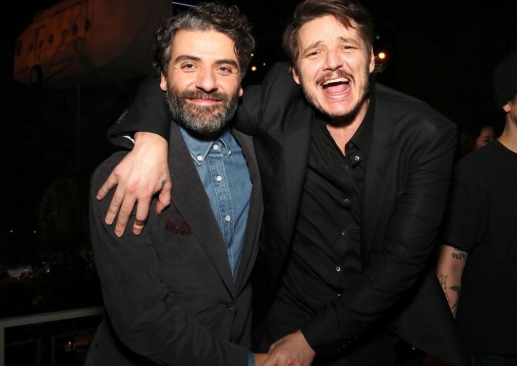 Pedro Pascal continue sa guerre de papa avec Oscar Isaac : « Je suis un papa plus grand » Pedro Pascal continue sa guerre de papa avec Oscar Isaac : « Je suis un papa plus grand »