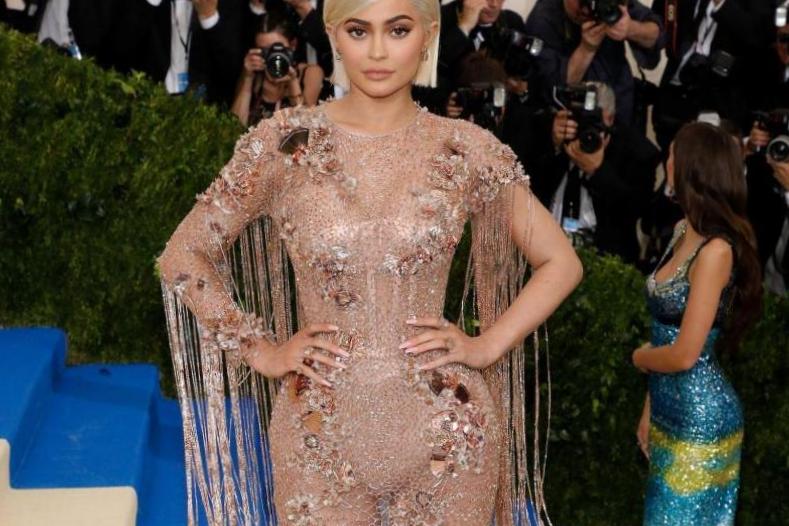 Les manucures de Kylie Jenner peuvent coûter près de 200 $ Les manucures de Kylie Jenner peuvent coûter près de 200 $