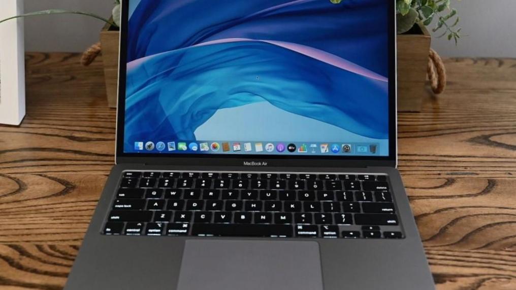 Le MacBook Air 2020 en vaut la peine pour un nouveau clavier, un prix inférieur