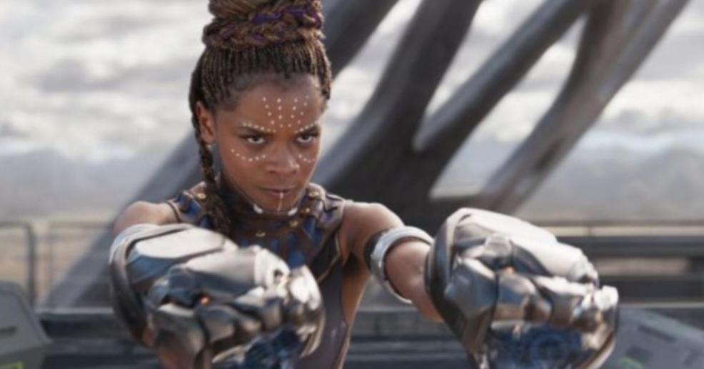Les fichiers Wakanda de Shuri révèlent qu’elle essaie de recréer l’herbe en forme de cœur de Black Panther Les fichiers Wakanda de Shuri révèlent qu’elle essaie de recréer l’herbe en forme de cœur de Black Panther