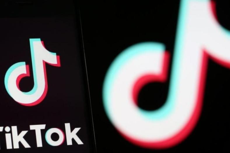 Qui est TikTok Star Bella Poarch ? Qui est TikTok Star Bella Poarch ?