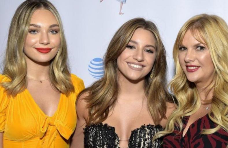 Melissa Gisoni révèle pourquoi Mackenzie et Maddie Ziegler ont vraiment quitté la série Melissa Gisoni révèle pourquoi Mackenzie et Maddie Ziegler ont vraiment quitté la série