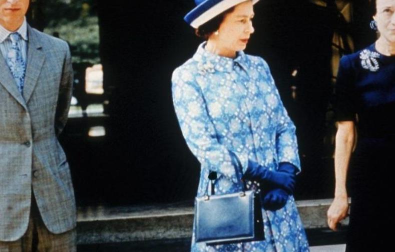 Des membres de la famille royale ont-ils assisté aux funérailles de Wallis Simpson ? Des membres de la famille royale ont-ils assisté aux funérailles de Wallis Simpson ?