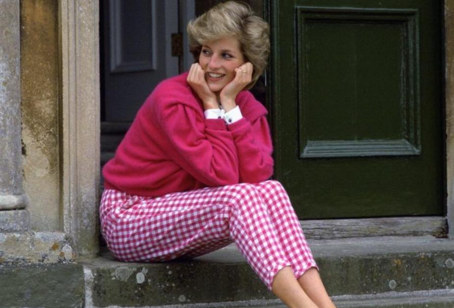 La princesse Diana a vraiment fait du patin à roulettes dans les couloirs du palais de Buckingham, comme dans « The Crown »