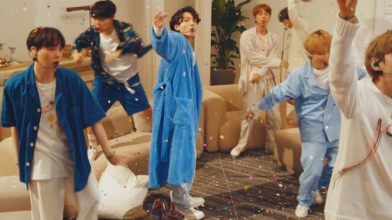 Remark Jimin de BTS a-t-il obtenu la cicatrice au-dessus de son œil ? Remark Jimin de BTS a-t-il obtenu la cicatrice au-dessus de son œil ?