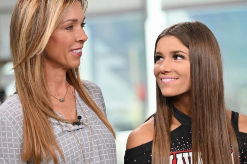 L’entraîneur de ‘Cheer’ Monica Aldama dit que la raison pour laquelle elle n’a pas quitté son emploi est à cause des relations avec ses pom-pom girls L’entraîneur de ‘Cheer’ Monica Aldama dit que la raison pour laquelle elle n’a pas quitté son emploi est à cause des relations avec ses pom-pom girls