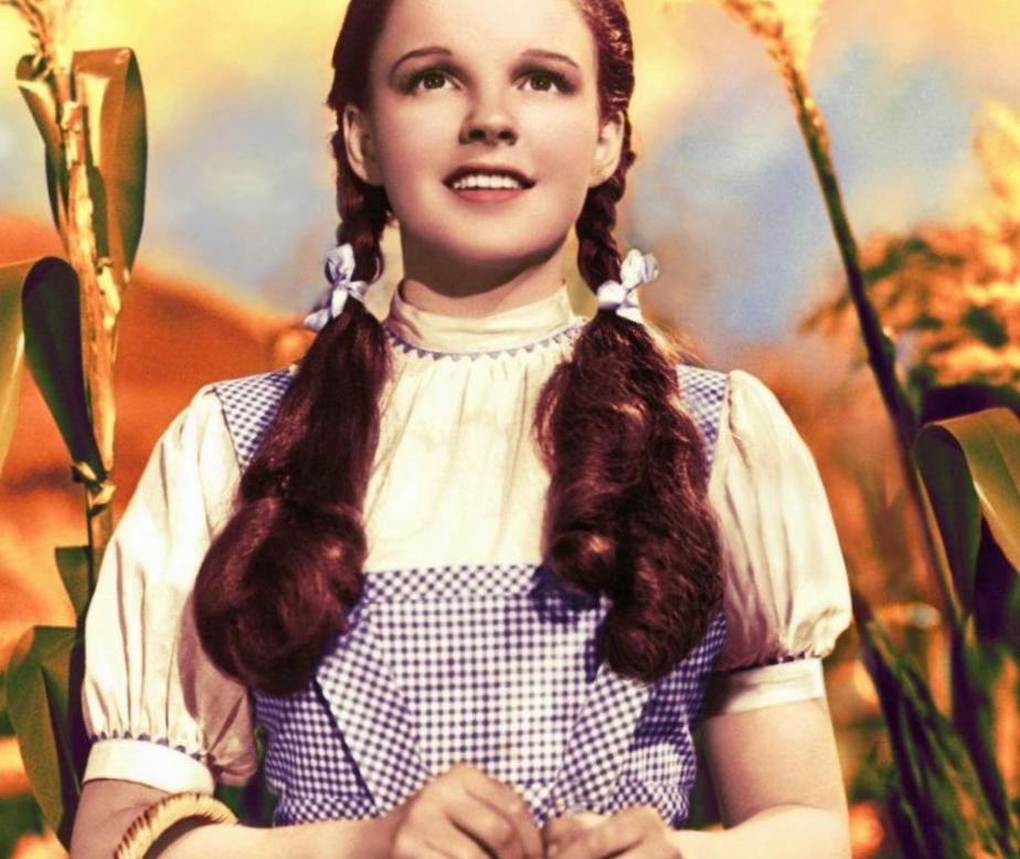 Quel âge avait Judy Garland quand elle jouait Dorothy ? Quel âge avait Judy Garland quand elle jouait Dorothy ?
