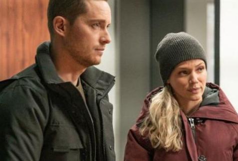 Récapitulatif de «Chicago P. D. » : Saison 8, épisode 11 – Tracy Spiridakos, Upstead Récapitulatif de «Chicago P. D. » : Saison 8, épisode 11 – Tracy Spiridakos, Upstead