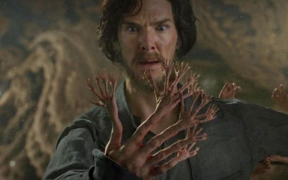 Benedict Cumberbatch sans barbe repéré sur le Multiverse of Madness Set Benedict Cumberbatch sans barbe repéré sur le Multiverse of Madness Set