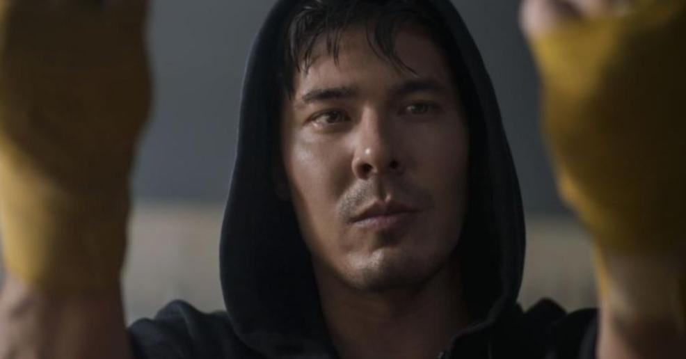 Lewis Tan, la star de Mortal Kombat, admet qu’une scène de fatalité l’a rendu malade