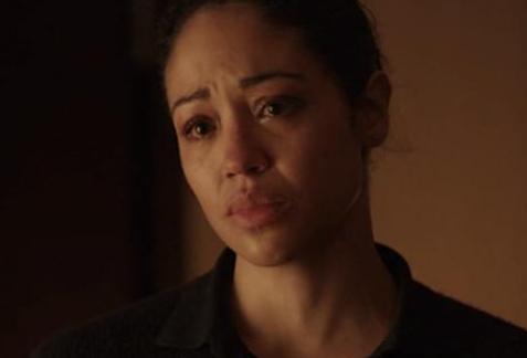 Performance «Debris» de Riann Steele dans l’épisode 8 : Finola / Father Reunion