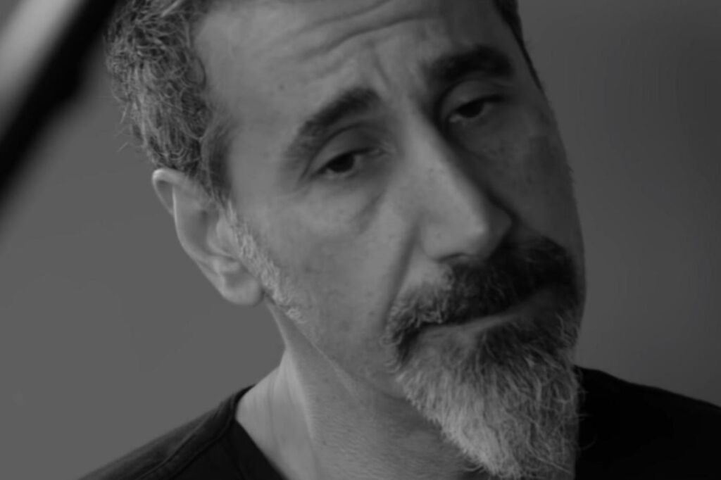 System of a Down’s Serj Tankian lance un nouveau vidéoclip « Rumi » System of a Down’s Serj Tankian lance un nouveau vidéoclip « Rumi »