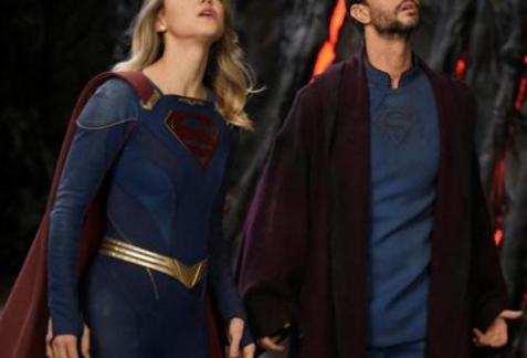Jason Behr de Supergirl présente la finale de la mi-saison « Intense » Jason Behr de Supergirl présente la finale de la mi-saison « Intense »