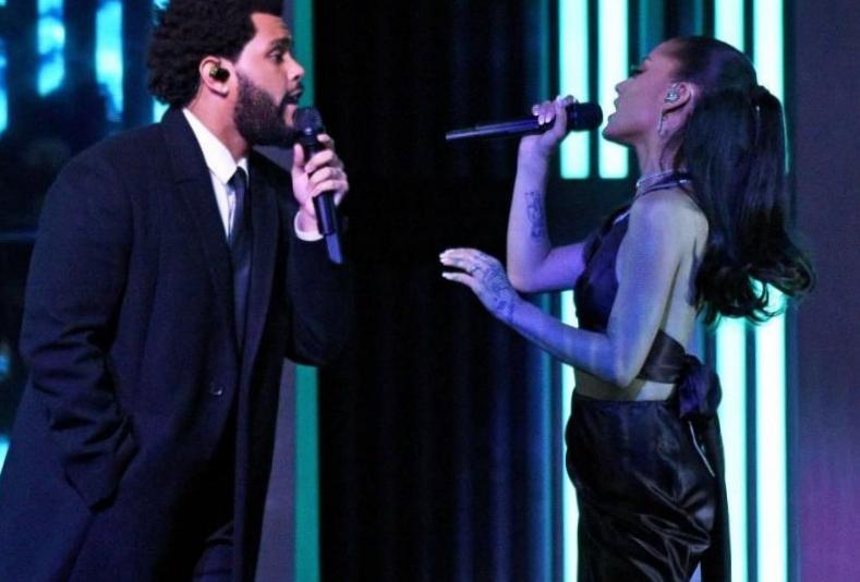 The Weeknd et Ariana Grande interprètent « Save Your Tears » à iHeartRadio The Weeknd et Ariana Grande interprètent « Save Your Tears » à iHeartRadio