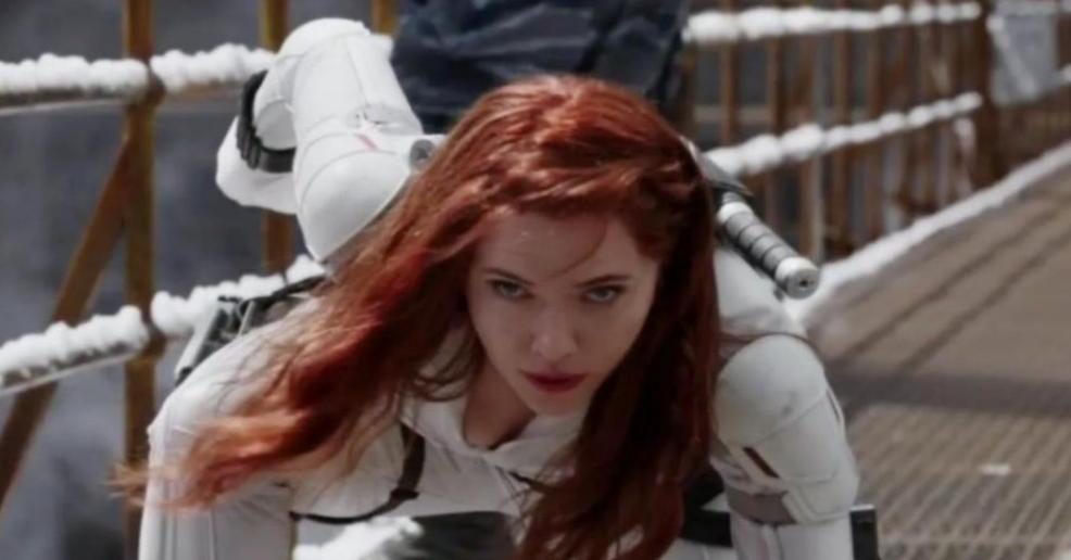 Le clip de Black Widow se moque de la pose de combat de Natasha dans les films Avengers de Marvel