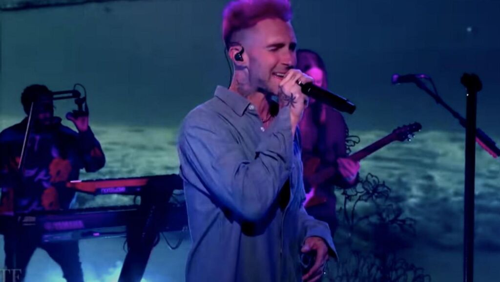Voir Maroon 5 apporter ‘Lost’ sur ‘Late Show’