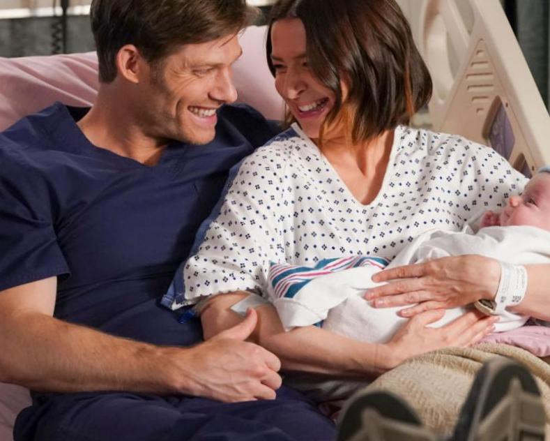 Comment Amelia et Link appelleront-ils leur bébé ? Les fans pourraient être un peu déçus Comment Amelia et Link appelleront-ils leur bébé ? Les fans pourraient être un peu déçus
