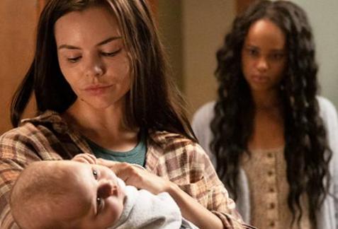 Regardez « Siren » Saison 3 Episode 4 : Le bébé sirène de Ryn est né