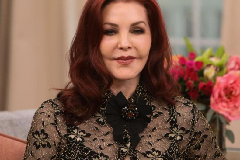 Priscilla Presley rebondie d’Elvis avec Robert Kardashian Priscilla Presley rebondie d’Elvis avec Robert Kardashian