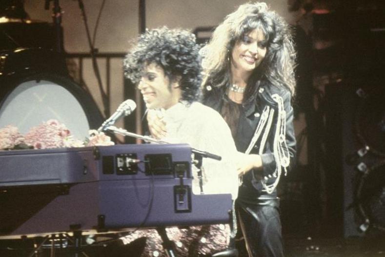 Apollonia Kotero claque Sheila E. Sur le Prince Tribute ‘Lemon Cake’ Apollonia Kotero claque Sheila E. Sur le Prince Tribute ‘Lemon Cake’
