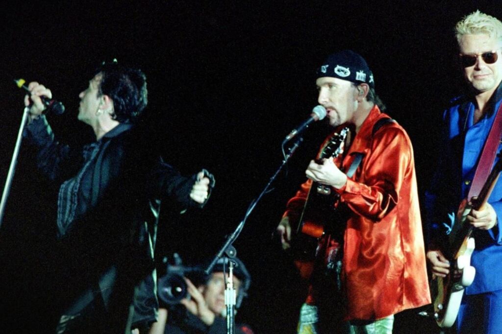 U2 Cover ‘Dancing Queen’ avec Bjorn et Benny d’ABBA : Regardez U2 Cover ‘Dancing Queen’ avec Bjorn et Benny d’ABBA : Regardez