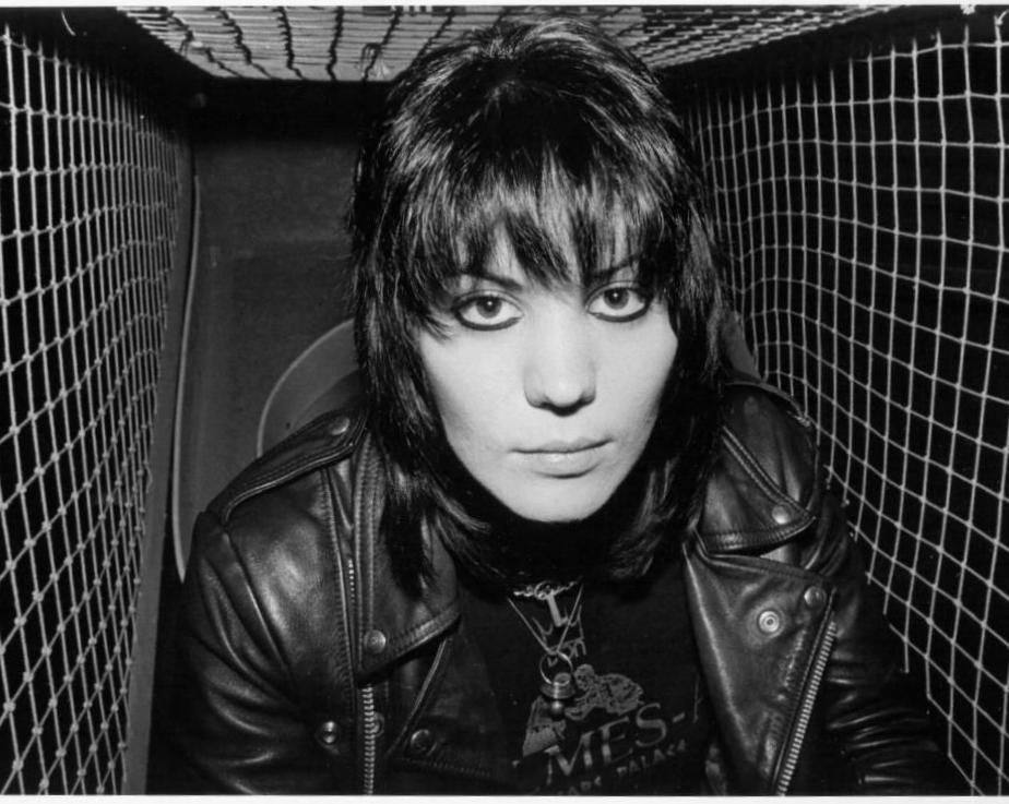 Joan Jett pense-t-elle qu’il devrait y avoir moreover de femmes dans le Rock & Roll Hall of Fame ? Joan Jett pense-t-elle qu’il devrait y avoir moreover de femmes dans le Rock & Roll Hall of Fame ?