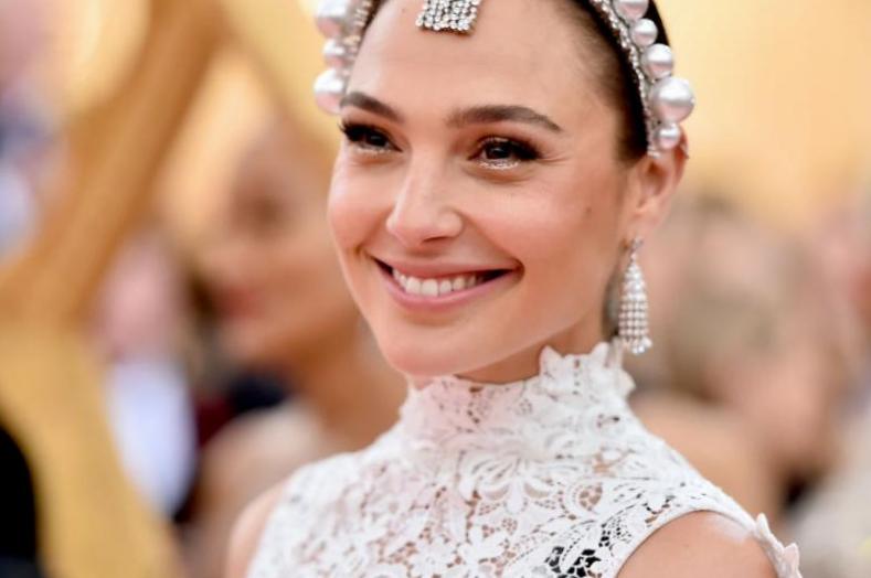 La star de ‘Wonder Woman’ Gal Gadot dévoile ce qu’elle préfère Israël à LA