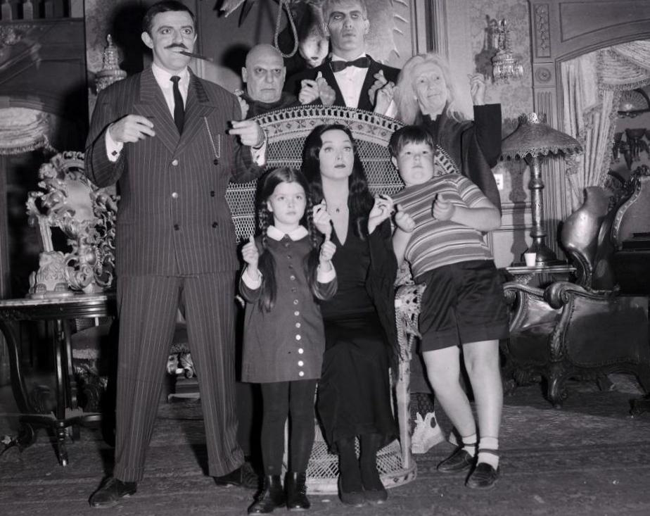 Comment regarder « La famille Addams », « Les Munsters » et d’autres émissions de télévision classiques effrayantes cet Halloween Comment regarder « La famille Addams », « Les Munsters » et d’autres émissions de télévision classiques effrayantes cet Halloween