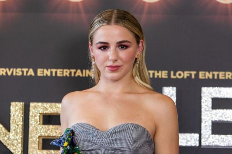 Chloé Lukasiak explique pourquoi elle a vraiment abandonné «Dance Moms» Chloé Lukasiak explique pourquoi elle a vraiment abandonné «Dance Moms»