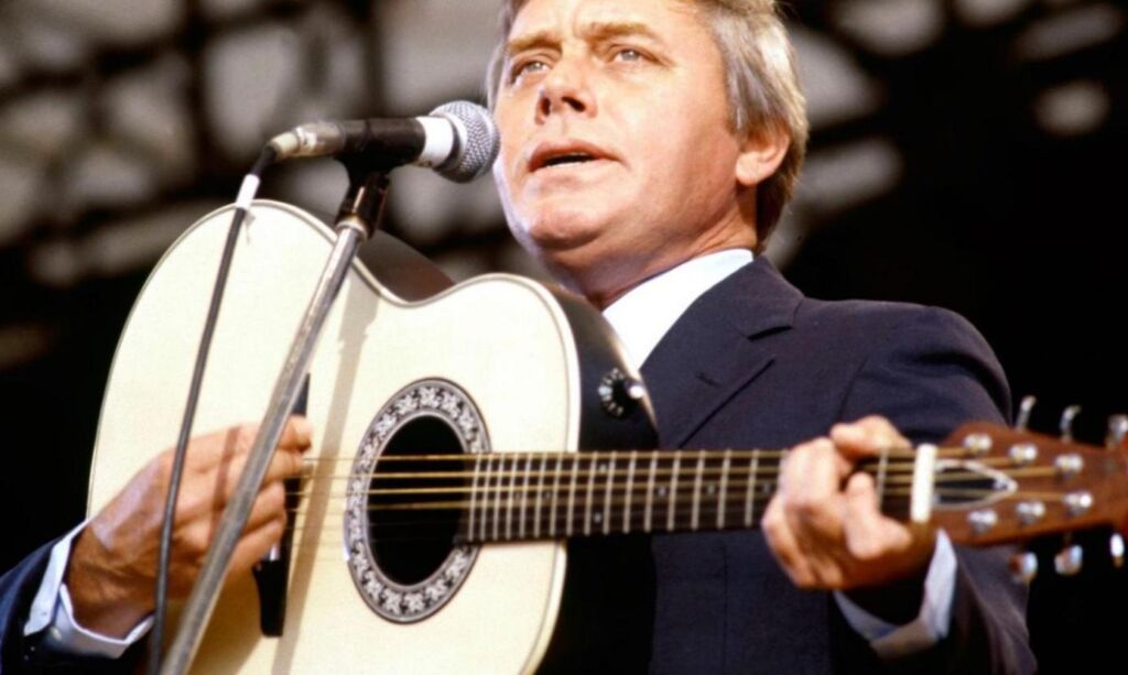 La mort de Tom T. Hall a conduit à un suicide