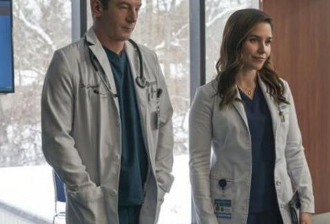 Récapitulatif de « Good Sam » : Première de la série sur CBS — Sophia Bush, Jason Isaacs