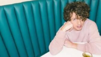 Charlie Puth veut votre corps sur le nouveau single « Light Switch » Charlie Puth veut votre corps sur le nouveau single « Light Switch »