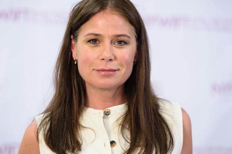 Fortune de la star de ER Maura Tierney et comment le drame médical l’a aidée à sauver une vie Fortune de la star de ER Maura Tierney et comment le drame médical l’a aidée à sauver une vie