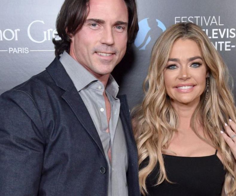 Denise Richards dit qu’Aaron Phypers doit être «prudent» en parlant de son travail, dit qu’ils sont suivis Denise Richards dit qu’Aaron Phypers doit être «prudent» en parlant de son travail, dit qu’ils sont suivis