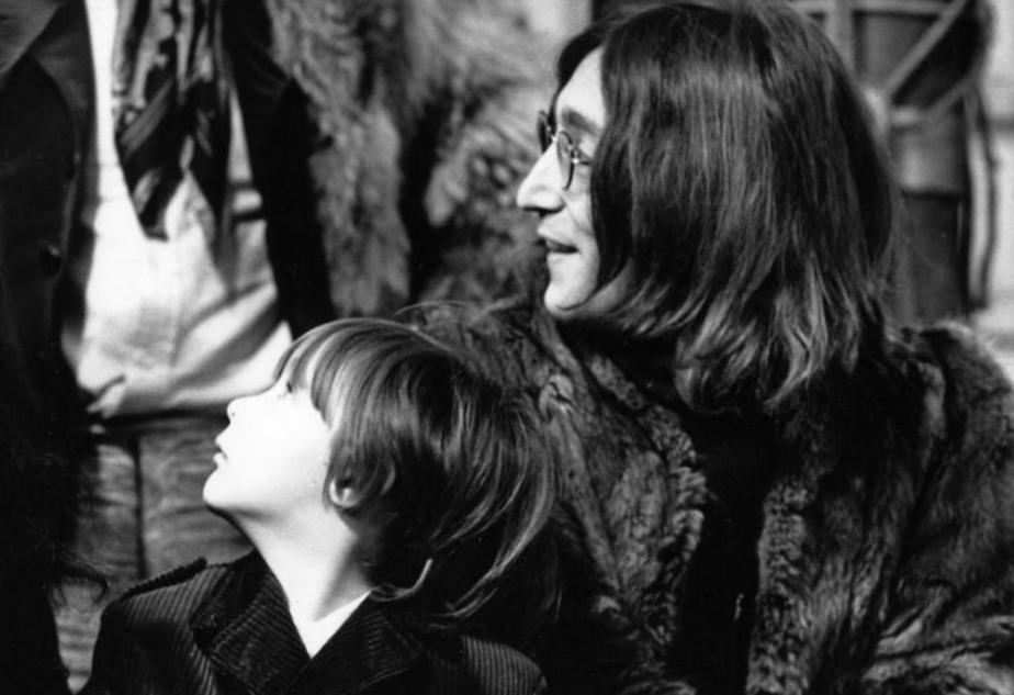 Le fils de John Lennon, Julian, a déclaré qu’entendre une version symphonique de Julia lui avait donné la chair de poule
