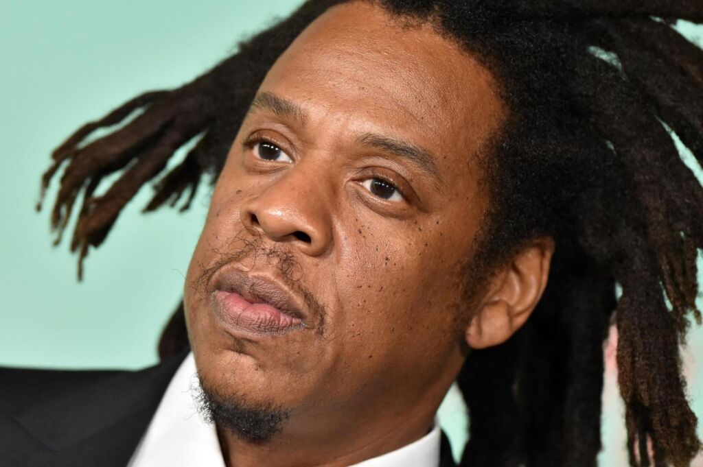Jay-Z a été honoré d’avoir Dominique Fishback jouer sa mère dans son clip « Smile » Jay-Z a été honoré d’avoir Dominique Fishback jouer sa mère dans son clip « Smile »