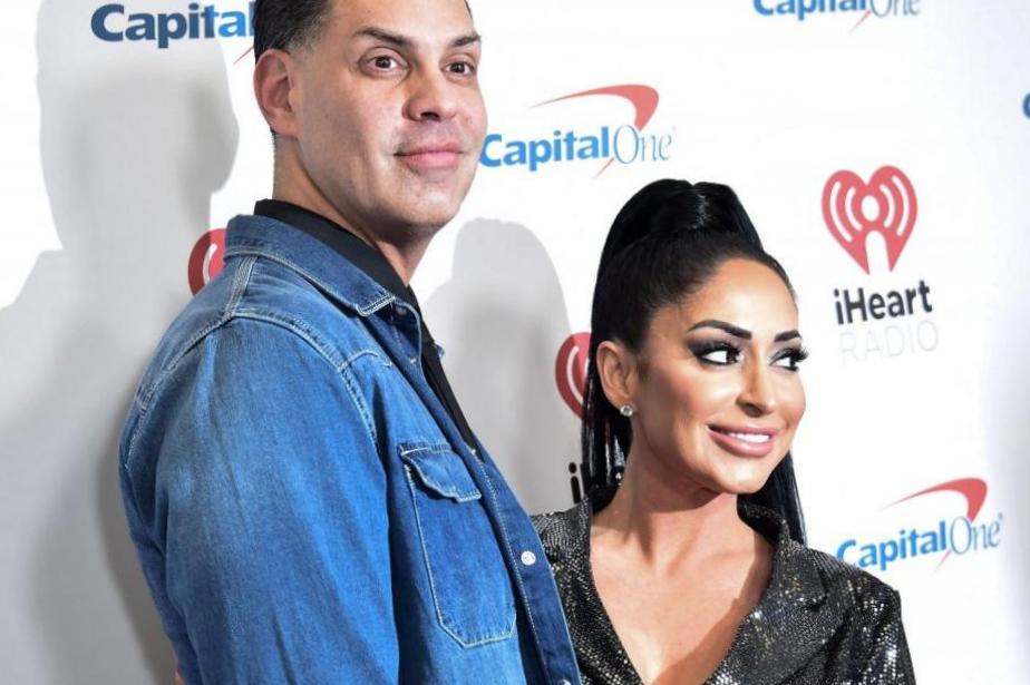 Chris Larangeira « s’éloigne ou se dirige vers quelque chose de mieux » au milieu du divorce d’Angelina Pivarnick Chris Larangeira « s’éloigne ou se dirige vers quelque chose de mieux » au milieu du divorce d’Angelina Pivarnick
