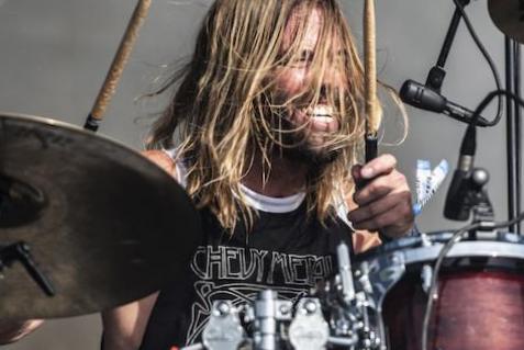 Taylor Hawkins Cause du décès : le batteur de Food Fighters est mort à 50 ans Taylor Hawkins Cause du décès : le batteur de Food Fighters est mort à 50 ans