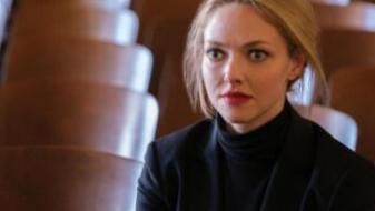 Quel est le problème avec les yeux qui ne clignent pas d’Elizabeth Holmes ? Quel est le problème avec les yeux qui ne clignent pas d’Elizabeth Holmes ?