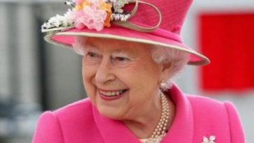 Que fait le secrétaire privé de la reine Elizabeth ?