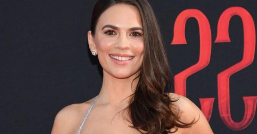 L’actrice du capitaine Carter Hayley Atwell apparaît à Doctor Strange dans le multivers de la folie Premiere