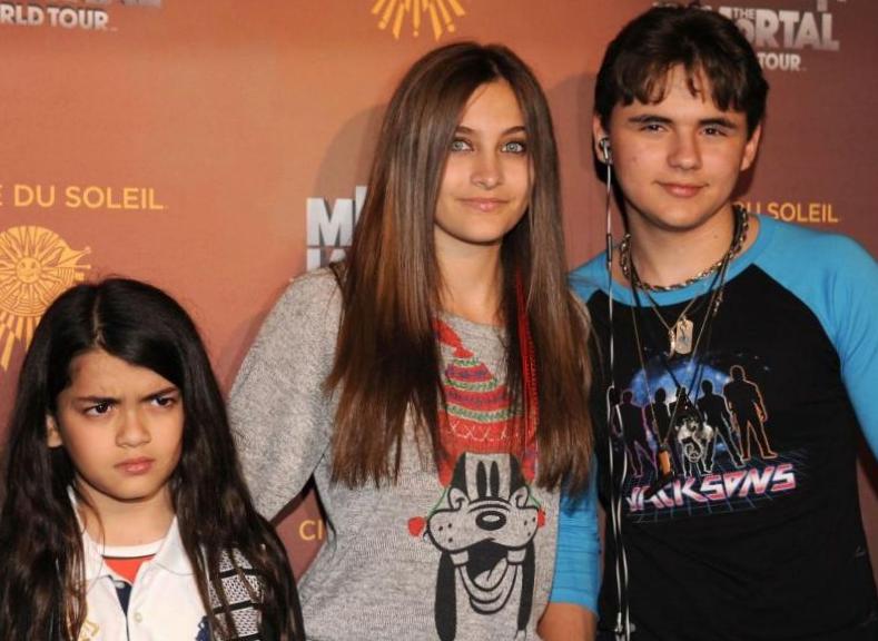 Combien d’argent les enfants de Michael Jackson ont-ils hérités de son décès ? Combien d’argent les enfants de Michael Jackson ont-ils hérités de son décès ?