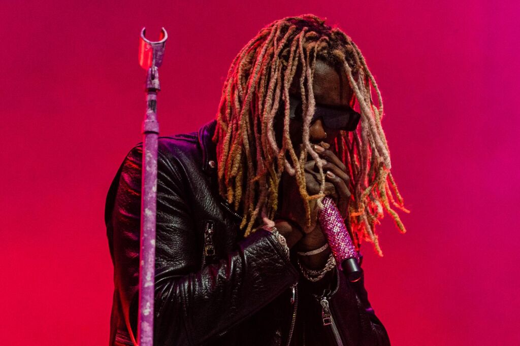 Accusations RICO de Young Thug : vie de gang ou générosité ?